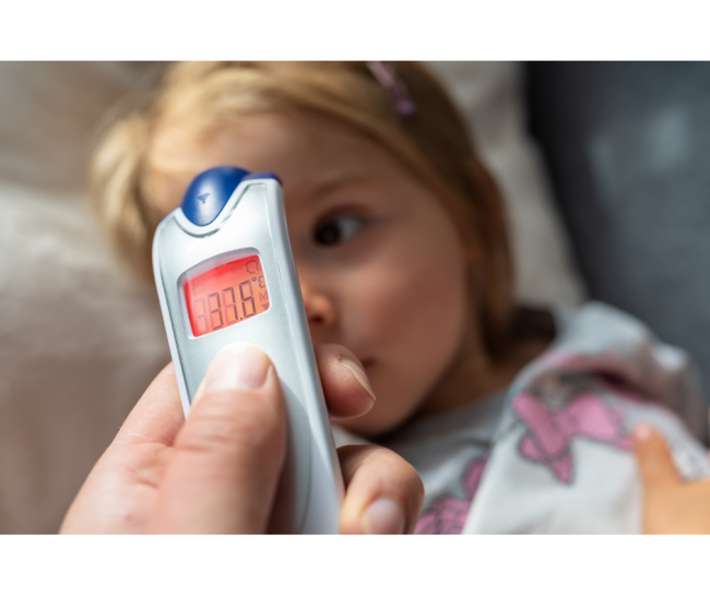 Bērnu slimnīcas ārsti pirms svētkiem atgādina par attālinātām konsultācijām ar pediatru un dežūrārstu pieejamību